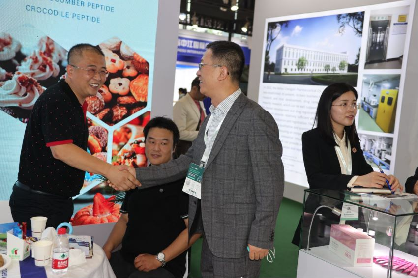 仲博cbin99亮相上海CPHI