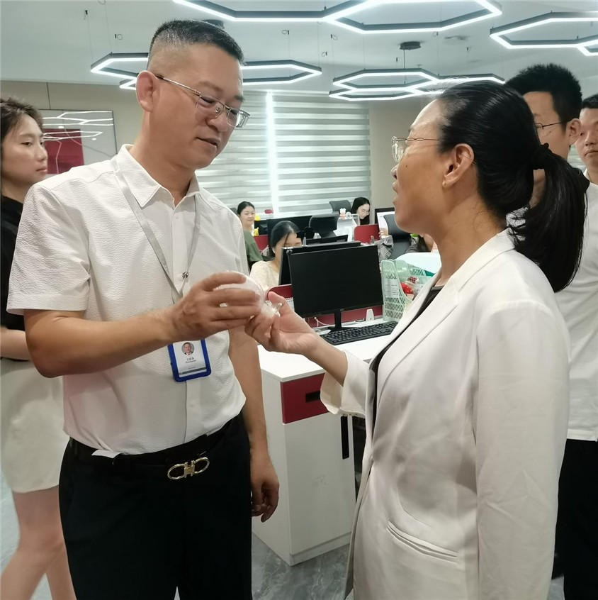 区向导莅临指导，，，，相助助力自贸港