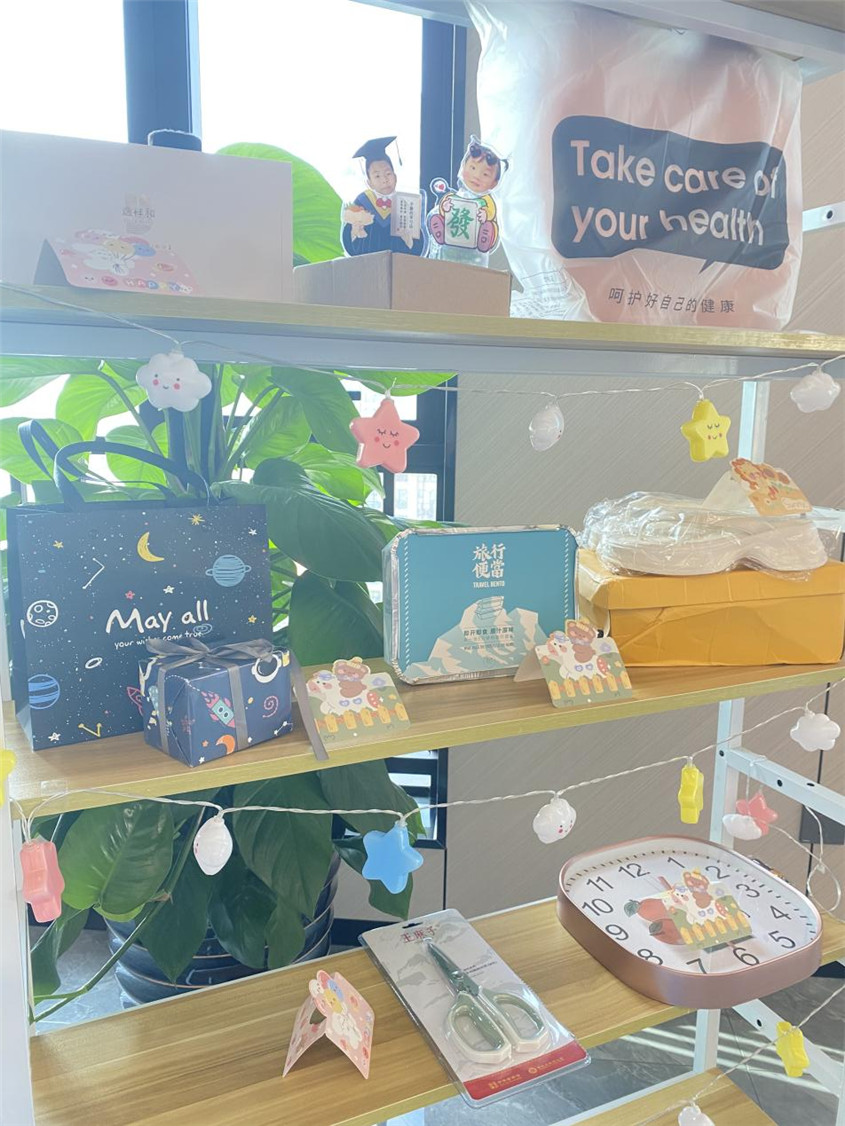 快乐之蓝，，，，，，最先绽放